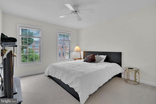 9548 LAGERSFIELD CIR, Vienna, VA 22181