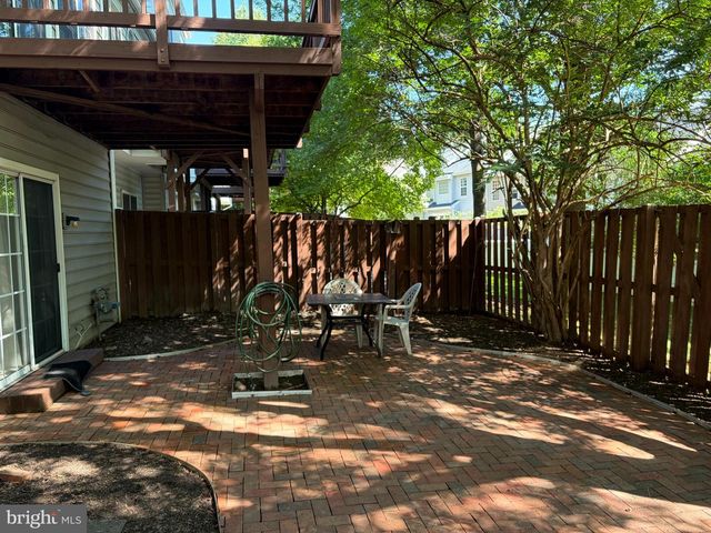 9548 LAGERSFIELD CIR, Vienna, VA 22181