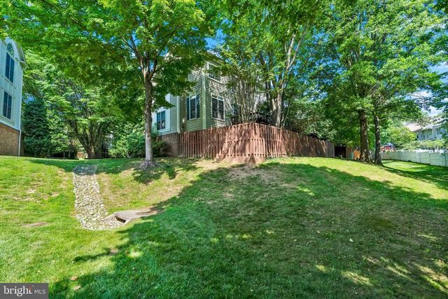 9548 LAGERSFIELD CIR, Vienna, VA 22181