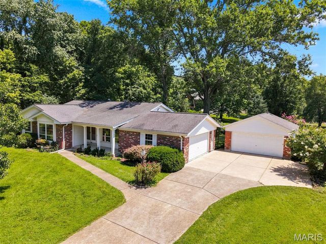 12954 Baalbek Drive, Sunset Hills, MO 63127