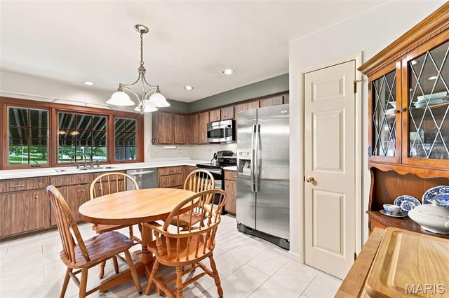 12954 Baalbek Drive, Sunset Hills, MO 63127