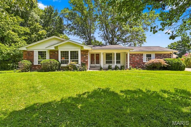 12954 Baalbek Drive, Sunset Hills, MO 63127
