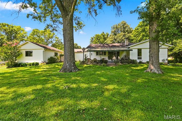 12954 Baalbek Drive, Sunset Hills, MO 63127