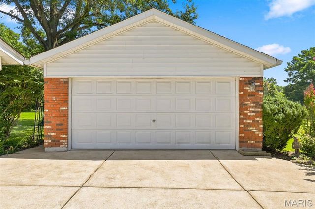 12954 Baalbek Drive, Sunset Hills, MO 63127