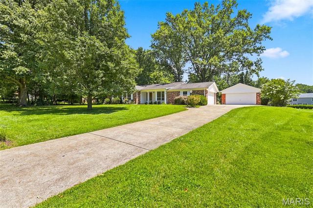 12954 Baalbek Drive, Sunset Hills, MO 63127