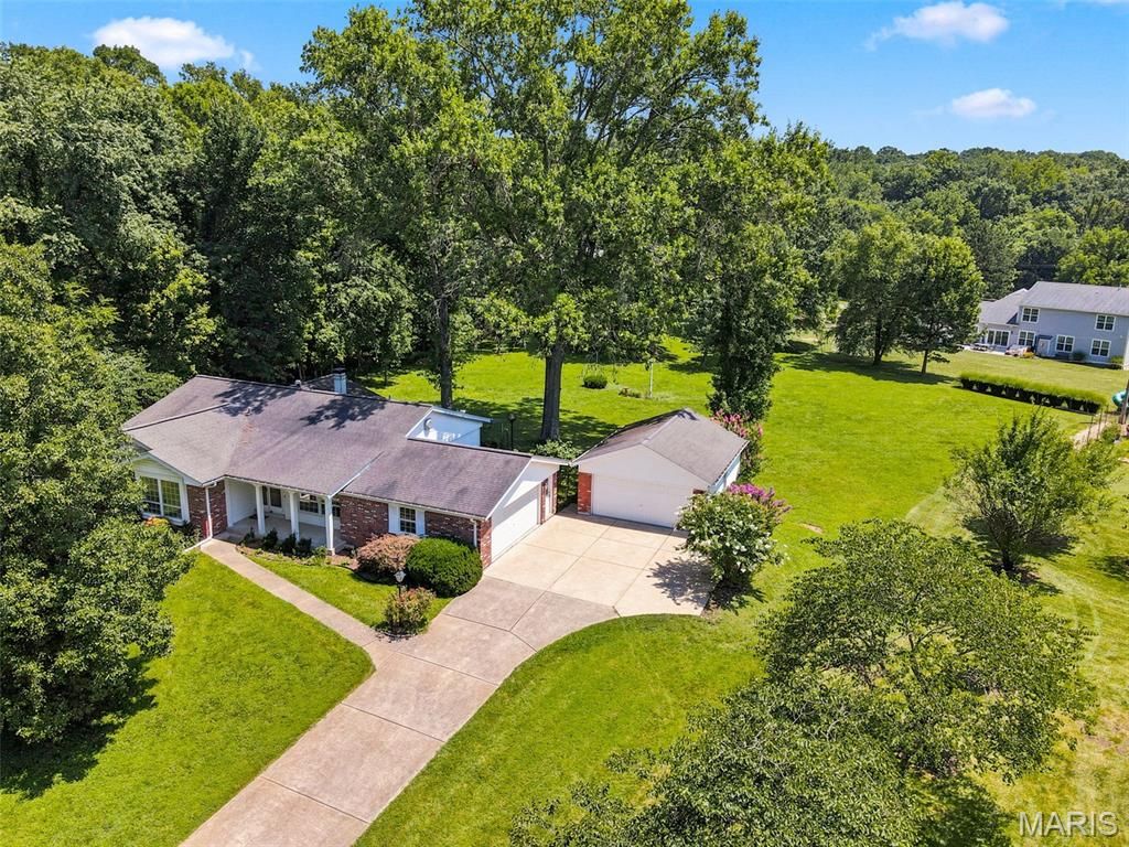 12954 Baalbek Drive, Sunset Hills, MO 63127