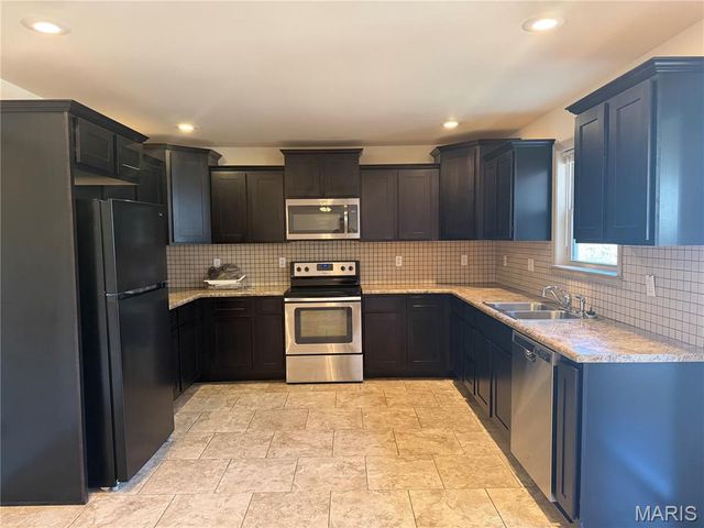 18 Wedgewood Drive, Union, MO 63084