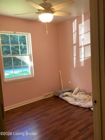8313 Roseborough Rd, Louisville, KY 40228