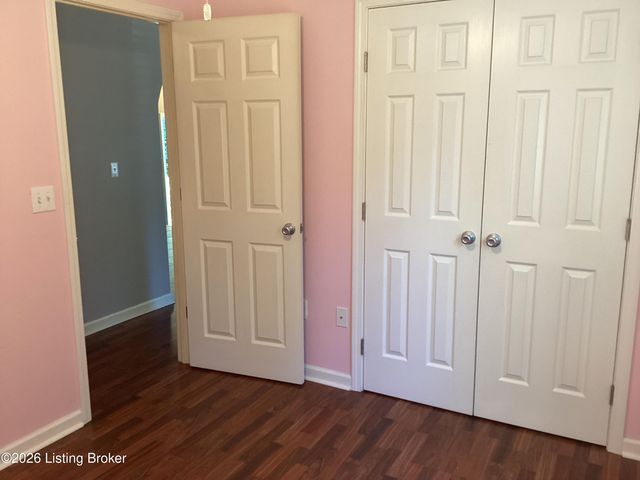 8313 Roseborough Rd, Louisville, KY 40228