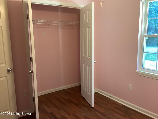 8313 Roseborough Rd, Louisville, KY 40228