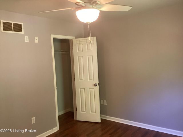 8313 Roseborough Rd, Louisville, KY 40228