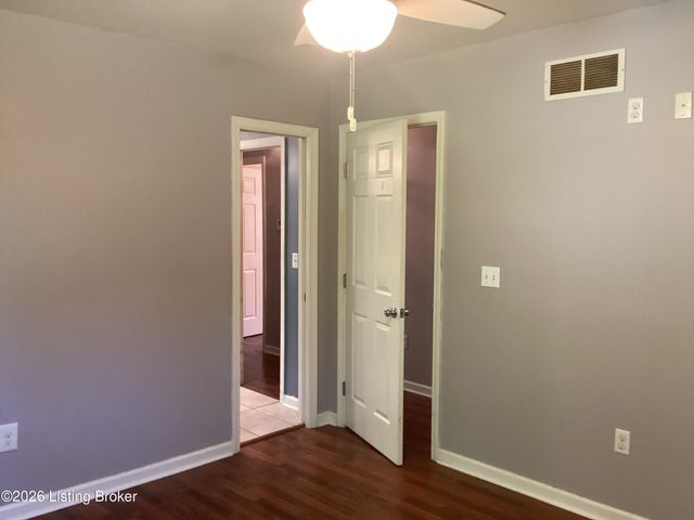 8313 Roseborough Rd, Louisville, KY 40228