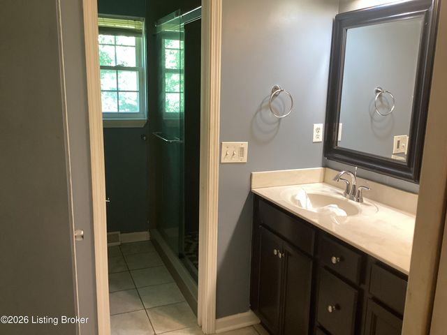 8313 Roseborough Rd, Louisville, KY 40228