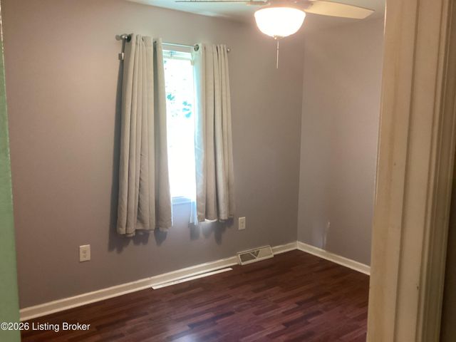8313 Roseborough Rd, Louisville, KY 40228