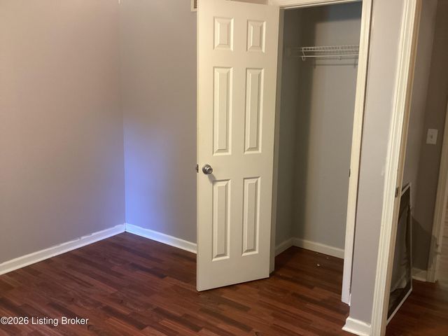8313 Roseborough Rd, Louisville, KY 40228