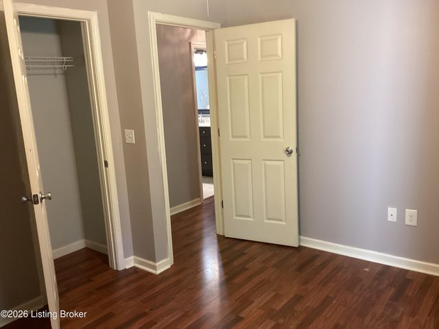 8313 Roseborough Rd, Louisville, KY 40228