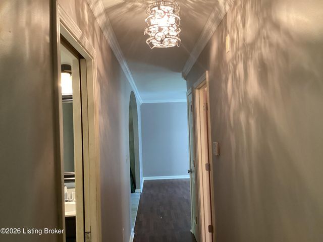 8313 Roseborough Rd, Louisville, KY 40228