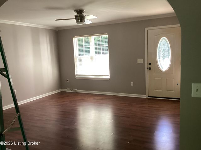8313 Roseborough Rd, Louisville, KY 40228