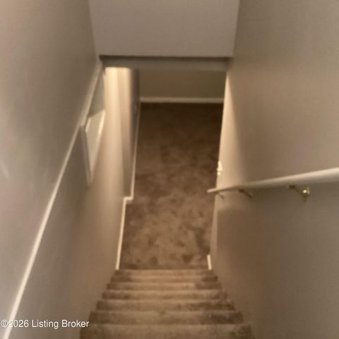 8313 Roseborough Rd, Louisville, KY 40228