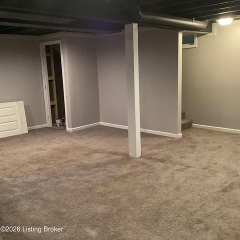 8313 Roseborough Rd, Louisville, KY 40228