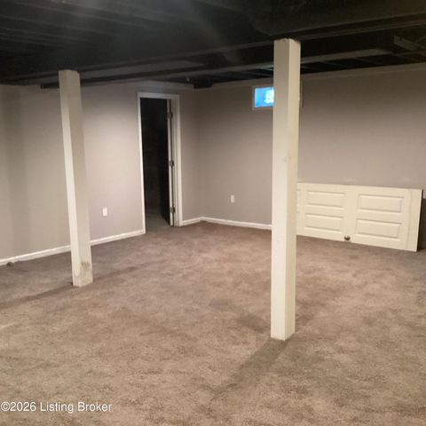 8313 Roseborough Rd, Louisville, KY 40228