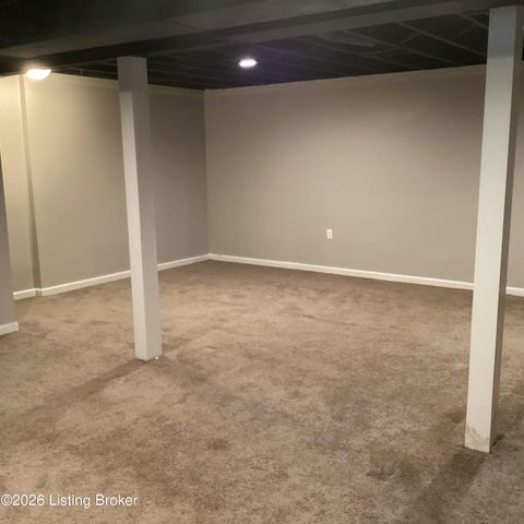 8313 Roseborough Rd, Louisville, KY 40228