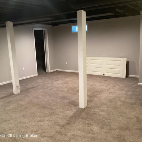 8313 Roseborough Rd, Louisville, KY 40228