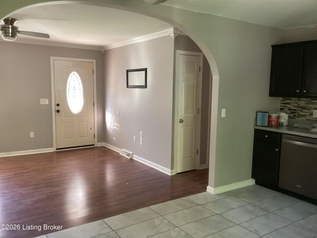 8313 Roseborough Rd, Louisville, KY 40228