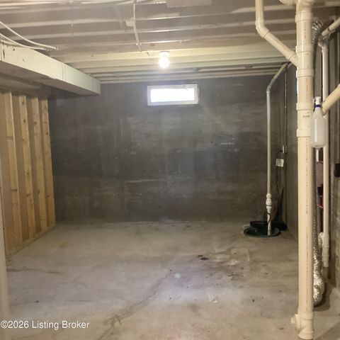 8313 Roseborough Rd, Louisville, KY 40228