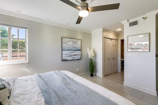 157 Yacht Club Way 310, Hypoluxo, FL 33462