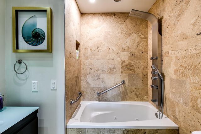 157 Yacht Club Way 310, Hypoluxo, FL 33462