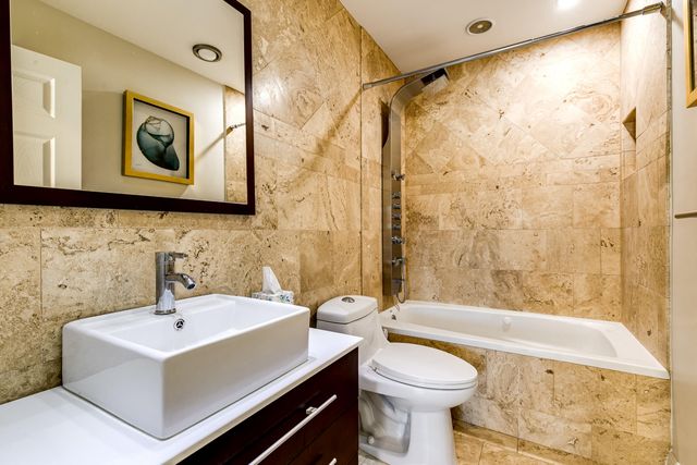 157 Yacht Club Way 310, Hypoluxo, FL 33462