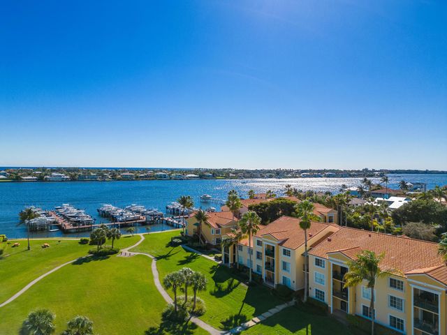 157 Yacht Club Way 310, Hypoluxo, FL 33462