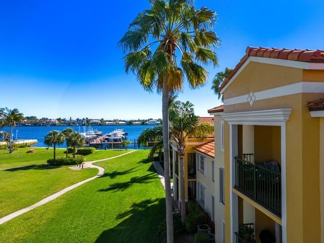 157 Yacht Club Way 310, Hypoluxo, FL 33462