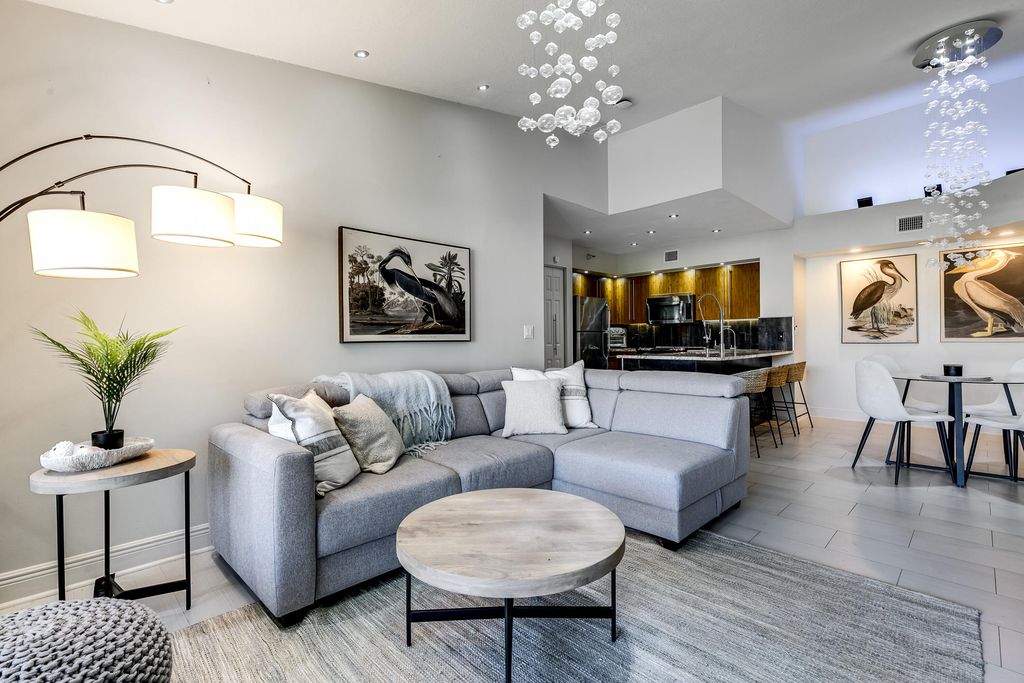 157 Yacht Club Way 310, Hypoluxo, FL 33462