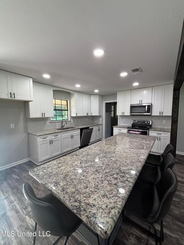 726 Henleyfield Mcneill Road, Carriere, MS 39426