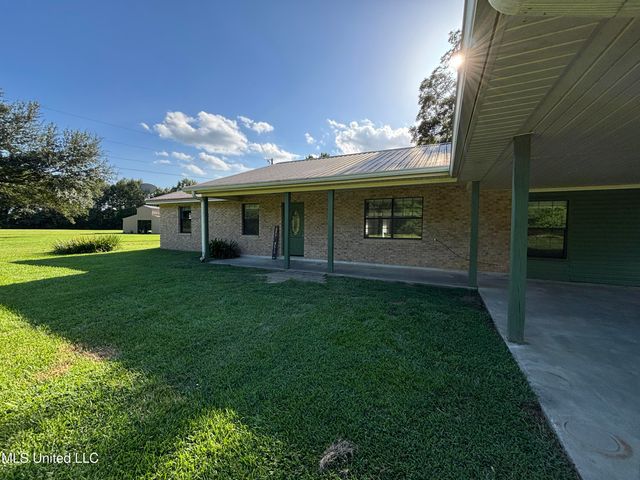 726 Henleyfield Mcneill Road, Carriere, MS 39426