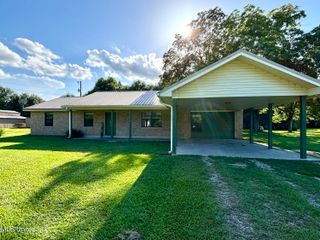 726 Henleyfield Mcneill Road, Carriere, MS 39426