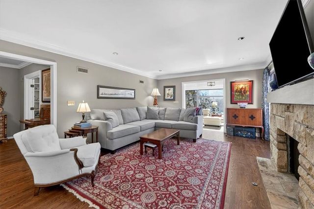 6440 Overbrook Road, Mission Hills, KS 66208