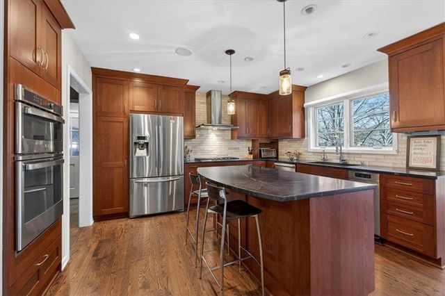 6440 Overbrook Road, Mission Hills, KS 66208