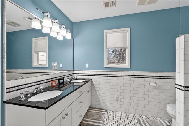 6440 Overbrook Road, Mission Hills, KS 66208