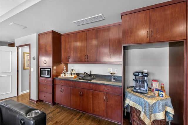 6440 Overbrook Road, Mission Hills, KS 66208