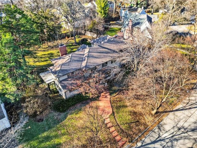 6440 Overbrook Road, Mission Hills, KS 66208