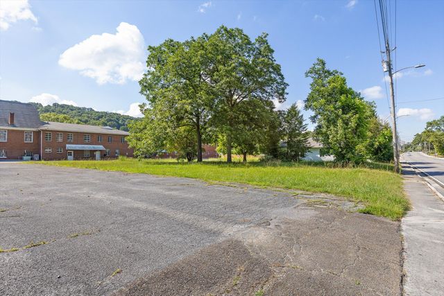 1008 Mcfarland Avenue, Rossville, GA 30741