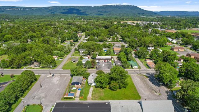 1008 Mcfarland Avenue, Rossville, GA 30741