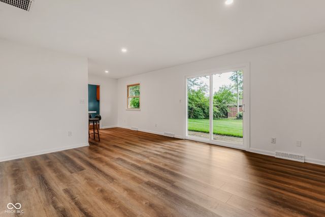 4515 W Mission Court, Columbus, IN 47203