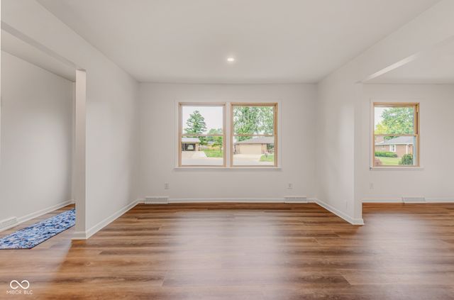 4515 W Mission Court, Columbus, IN 47203
