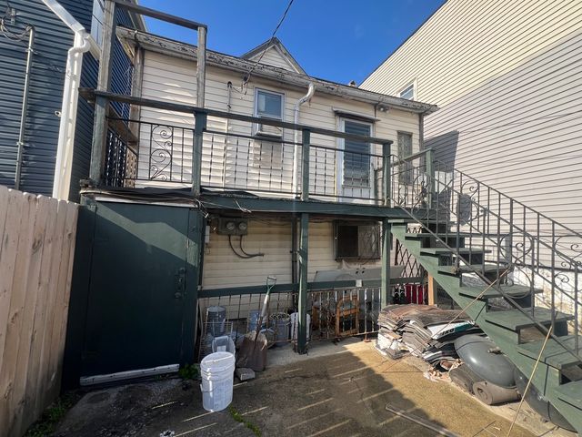 2111 W 50th Place, Chicago, IL 60609