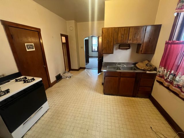 2111 W 50th Place, Chicago, IL 60609