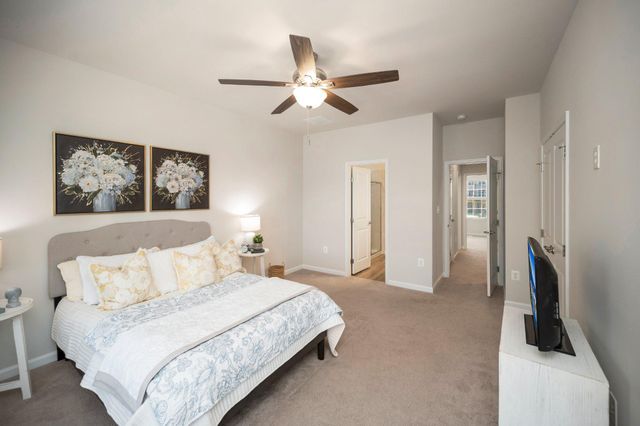 1103 RAMPART DR, Fredericksburg, VA 22401